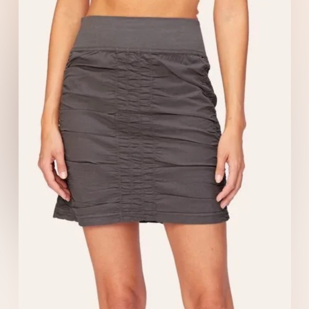 Women's Wearables "The Trace" Stretch Skirt